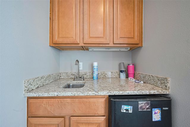 24 Versante Court, Houston, TX 77070