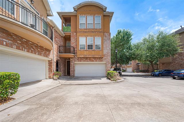 24 Versante Court, Houston, TX 77070