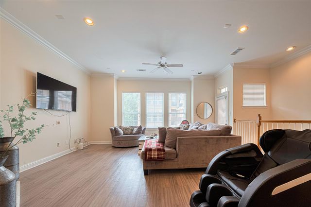 24 Versante Court, Houston, TX 77070