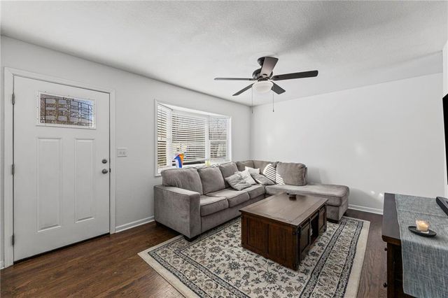 402 Park Avenue, Belton, MO 64012