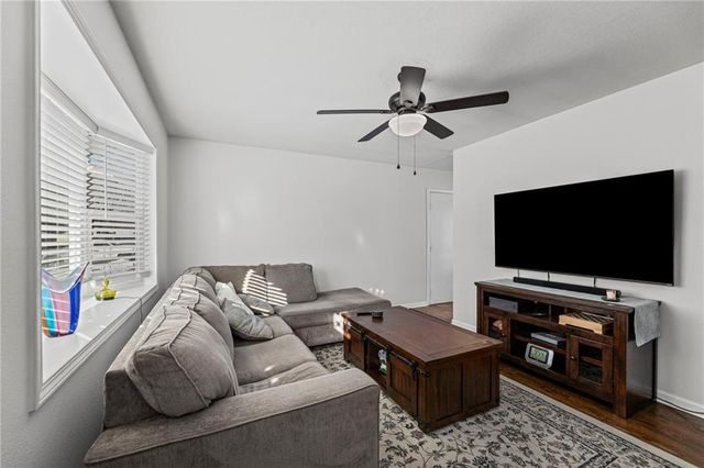 402 Park Avenue, Belton, MO 64012