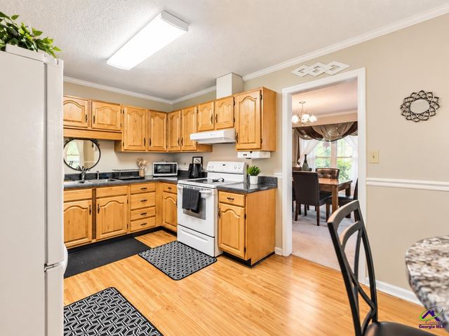 925 Captain Kell Dr, Macon, GA 31210