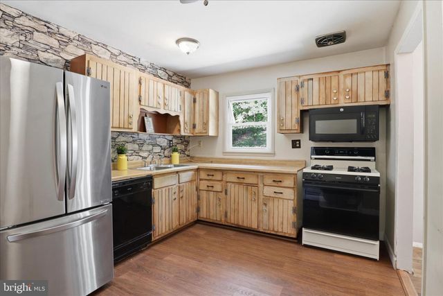2311 W LONGVIEW DR, Woodbridge, VA 22191