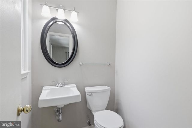 2311 W LONGVIEW DR, Woodbridge, VA 22191