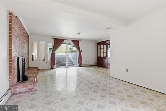 2311 W LONGVIEW DR, Woodbridge, VA 22191