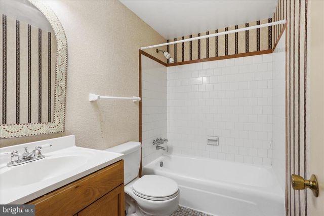 2311 W LONGVIEW DR, Woodbridge, VA 22191