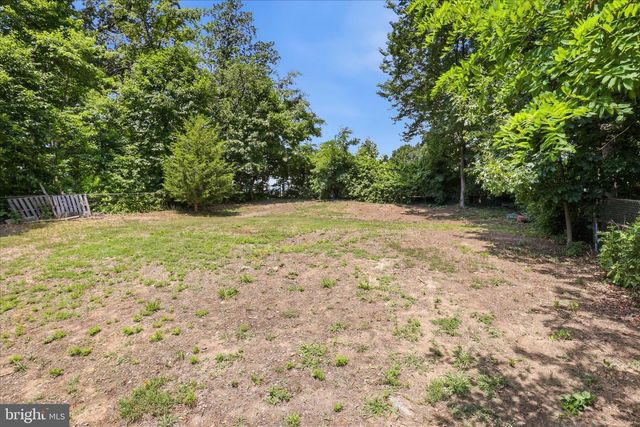 2311 W LONGVIEW DR, Woodbridge, VA 22191