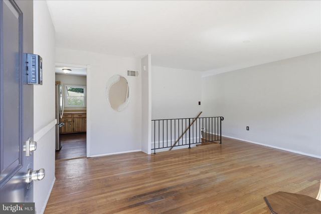 2311 W LONGVIEW DR, Woodbridge, VA 22191