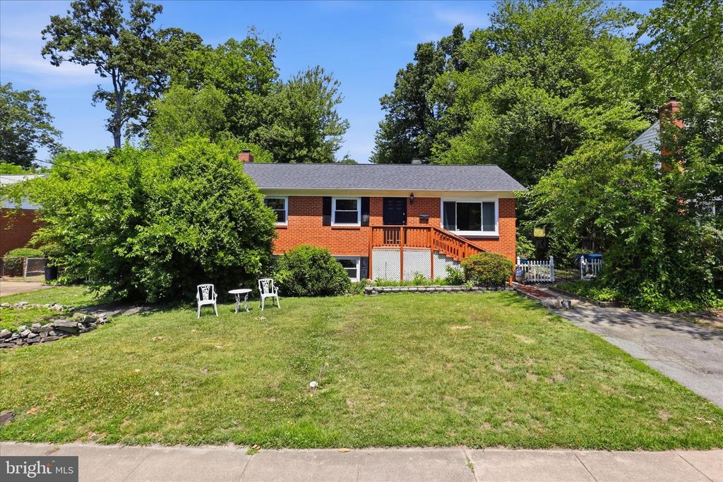 2311 W LONGVIEW DR, Woodbridge, VA 22191