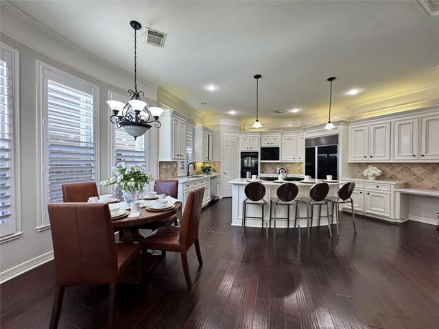 24 Saint Christopher Court, Sugar Land, TX 77479