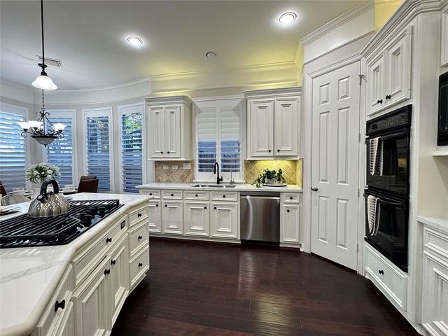 24 Saint Christopher Court, Sugar Land, TX 77479