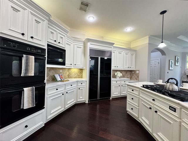 24 Saint Christopher Court, Sugar Land, TX 77479