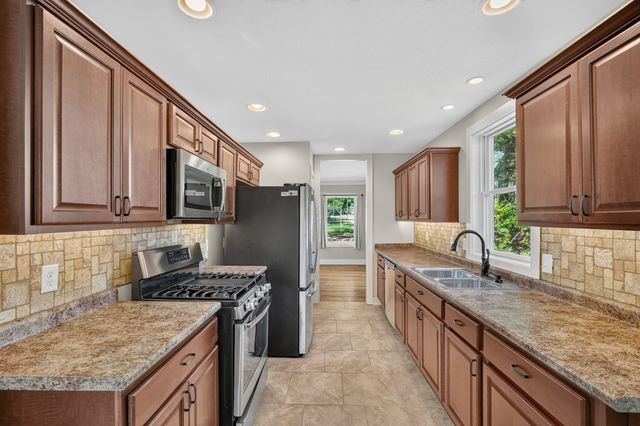 2833 36th Street, Des Moines, IA 50310