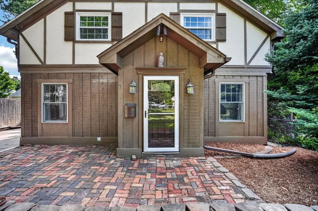 2833 36th Street, Des Moines, IA 50310