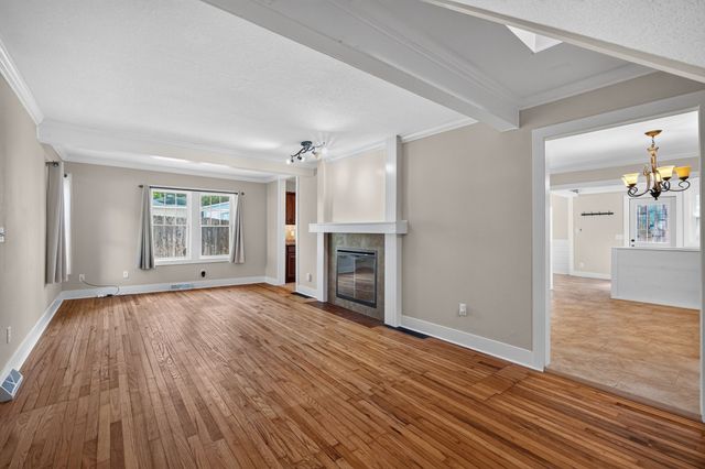 2833 36th Street, Des Moines, IA 50310