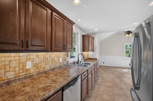 2833 36th Street, Des Moines, IA 50310