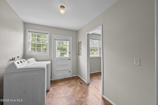 709 Barn Street, Jacksonville, NC 28540