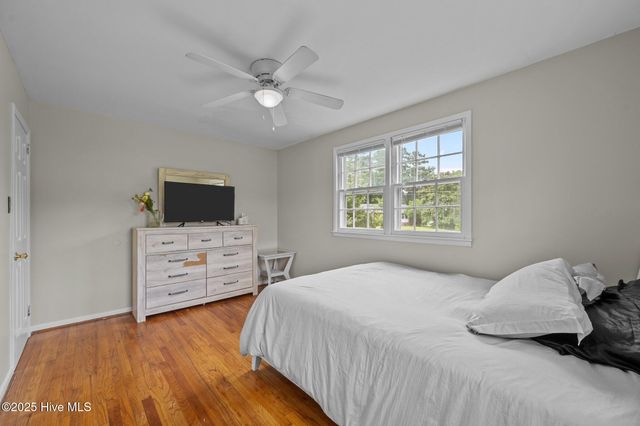 709 Barn Street, Jacksonville, NC 28540