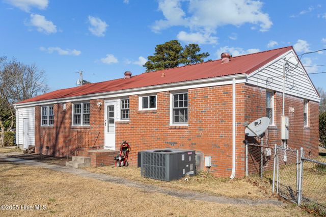709 Barn Street, Jacksonville, NC 28540