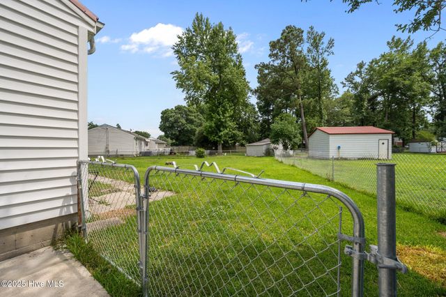 709 Barn Street, Jacksonville, NC 28540