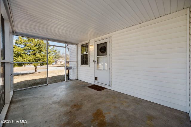 709 Barn Street, Jacksonville, NC 28540
