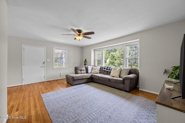 709 Barn Street, Jacksonville, NC 28540
