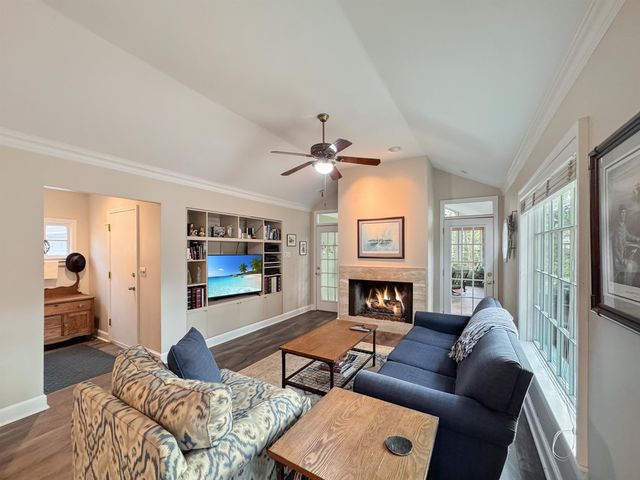 40 N GOODLETT ST, Memphis, TN 38117