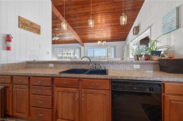 2573 Sandpiper RD, Virginia Beach, VA 23456