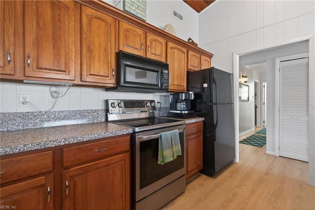 2573 Sandpiper RD, Virginia Beach, VA 23456