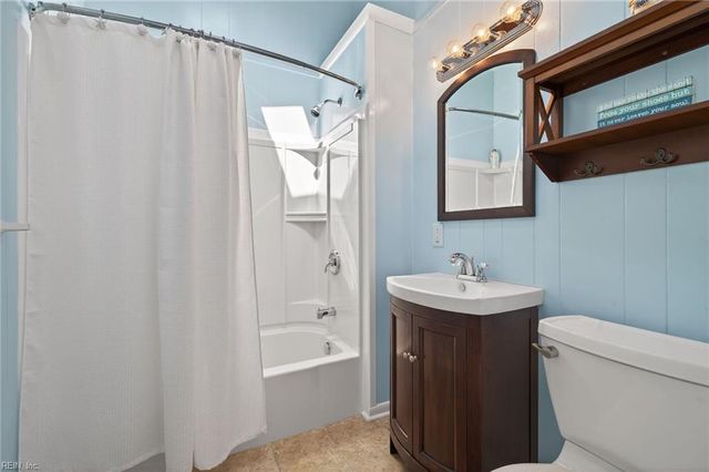 2573 Sandpiper RD, Virginia Beach, VA 23456