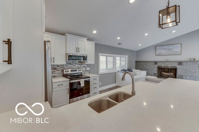 8279 Aspen Drive, Nineveh, IN 46164