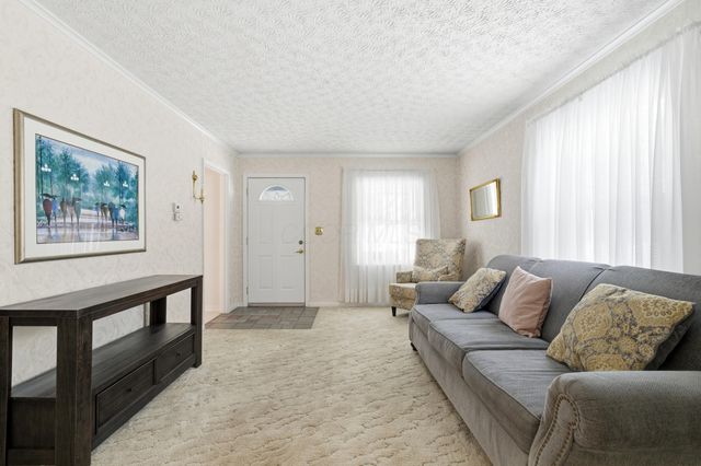 3034 Kenlawn Street, Columbus, OH 43224