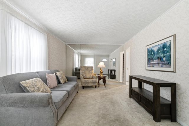 3034 Kenlawn Street, Columbus, OH 43224