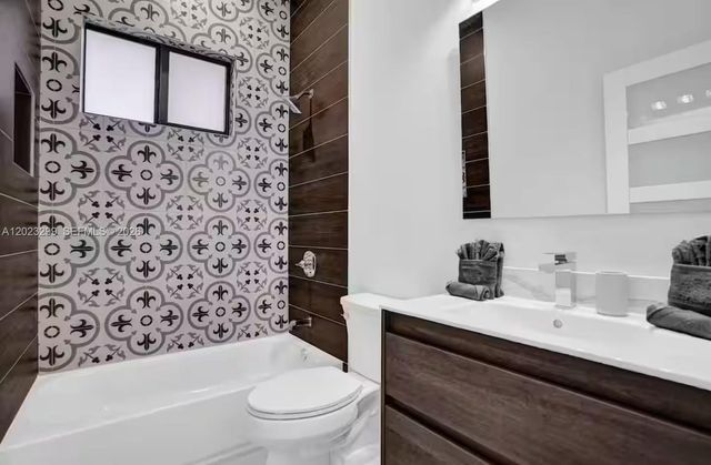 1930 SW 36th Avenue, Fort Lauderdale, FL 33312