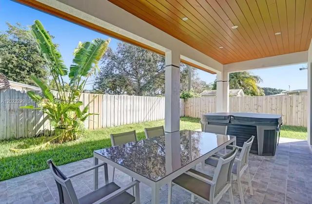 1930 SW 36th Avenue, Fort Lauderdale, FL 33312