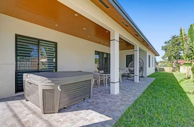 1930 SW 36th Avenue, Fort Lauderdale, FL 33312