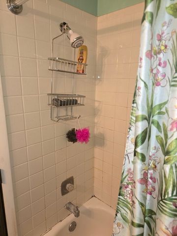 1067 Glouchester Harbor, Schaumburg, IL 60193