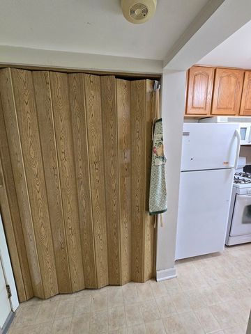 1067 Glouchester Harbor, Schaumburg, IL 60193