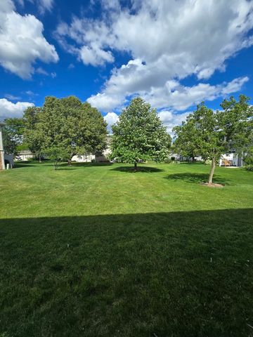 1067 Glouchester Harbor, Schaumburg, IL 60193