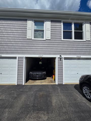 1067 Glouchester Harbor, Schaumburg, IL 60193