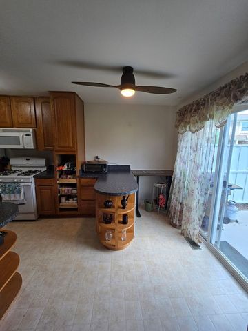 1067 Glouchester Harbor, Schaumburg, IL 60193