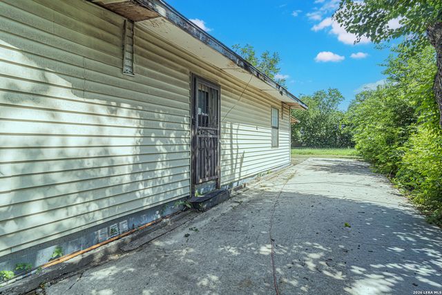 3719 W TRAVIS ST, San Antonio, TX 78207