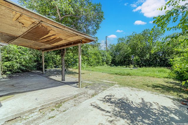 3719 W TRAVIS ST, San Antonio, TX 78207