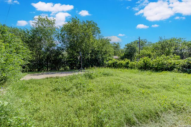 3719 W TRAVIS ST, San Antonio, TX 78207