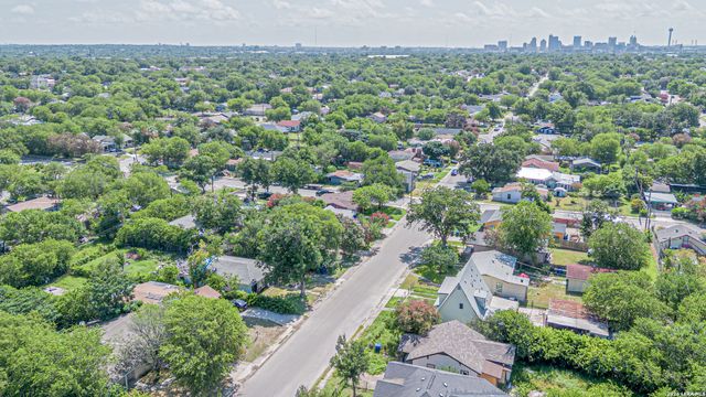 3719 W TRAVIS ST, San Antonio, TX 78207