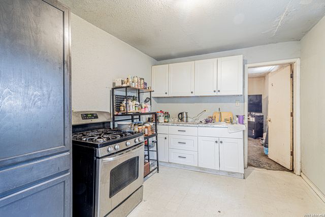 3719 W TRAVIS ST, San Antonio, TX 78207