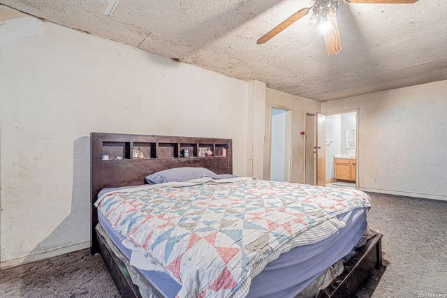 3719 W TRAVIS ST, San Antonio, TX 78207