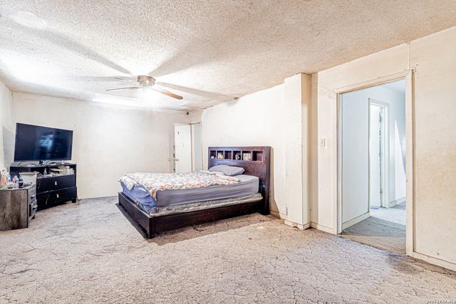 3719 W TRAVIS ST, San Antonio, TX 78207