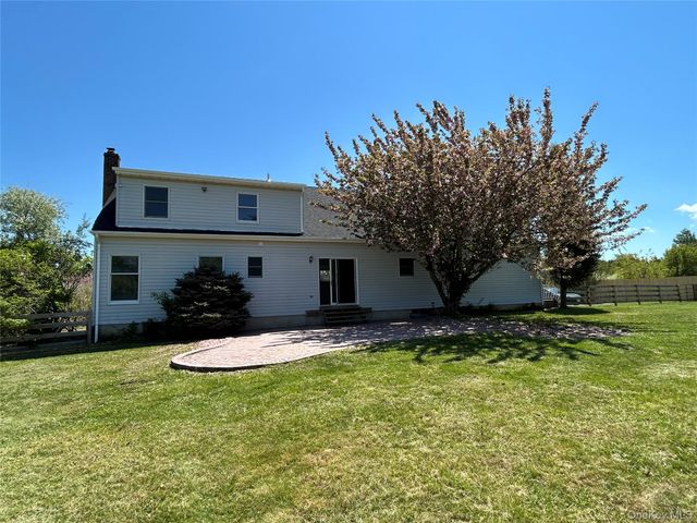24 Kimberly Court, Baiting Hollow, NY 11933