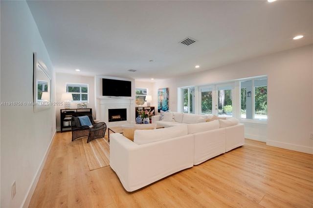 11905 SW 67th Ave 0, Pinecrest, FL 33156